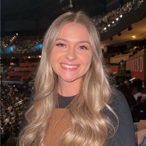 Meet your Posher, Alyssa